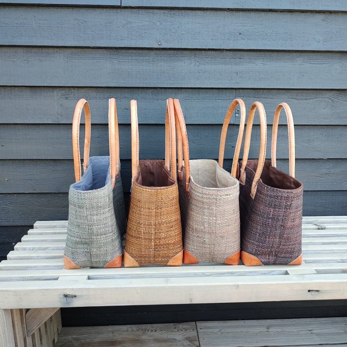 kurvetaske-af-bast