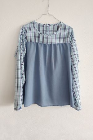 bluse-af-herreskjorte-turkis