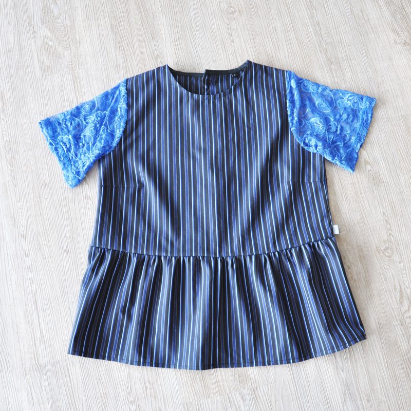 bluse-med-blondeaermer bluse-med-blondeaermer