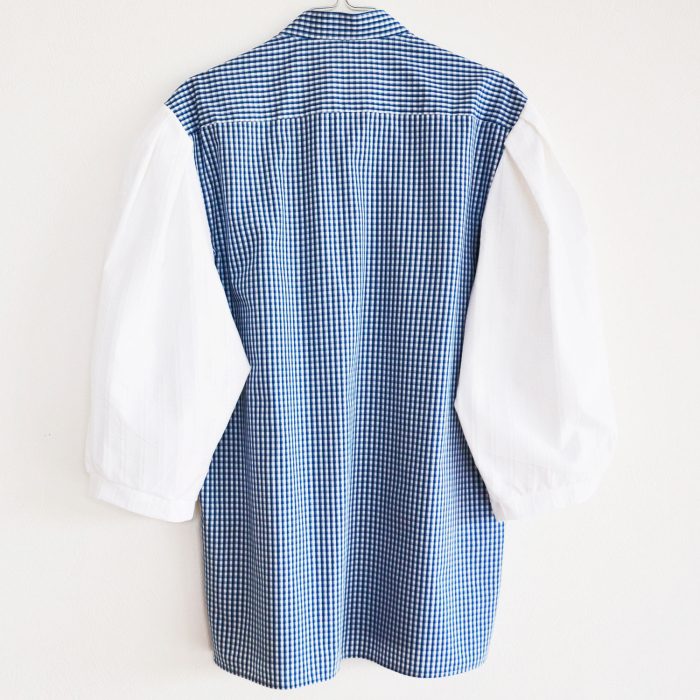 skjorte-med-hvide-pufaermer1a skjorte-med-hvide-pufaermer1a