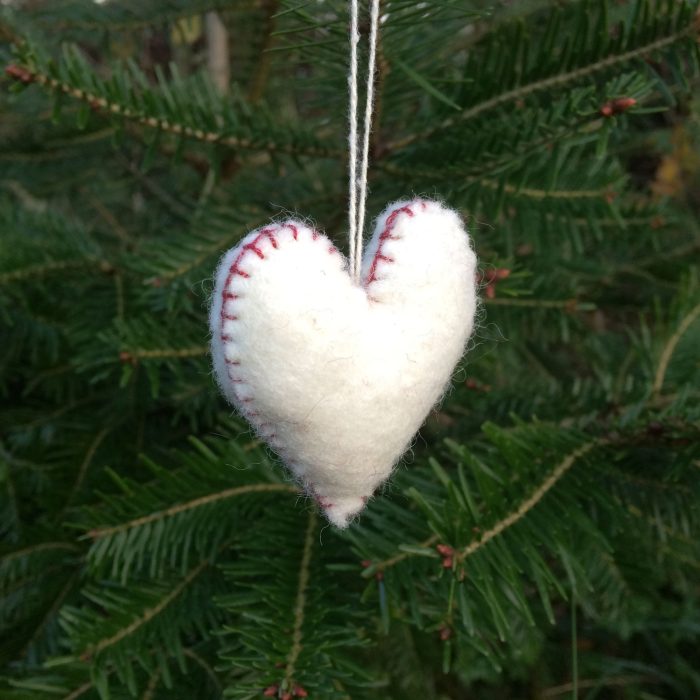 filthjerte-med-syning-hvid