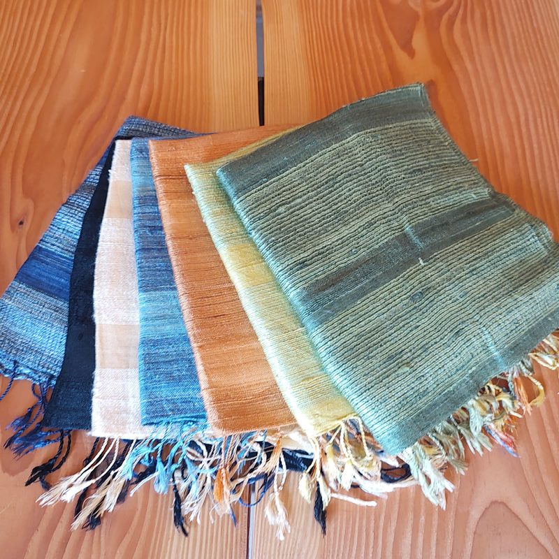 silketoerklaede-pae-kan