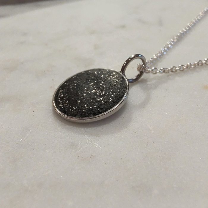 hartgut-sort-vedhaeng2