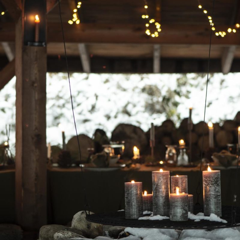 rustiklys-moerkegroen