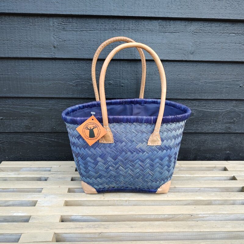 kurv-graes-hav-blaa-lille