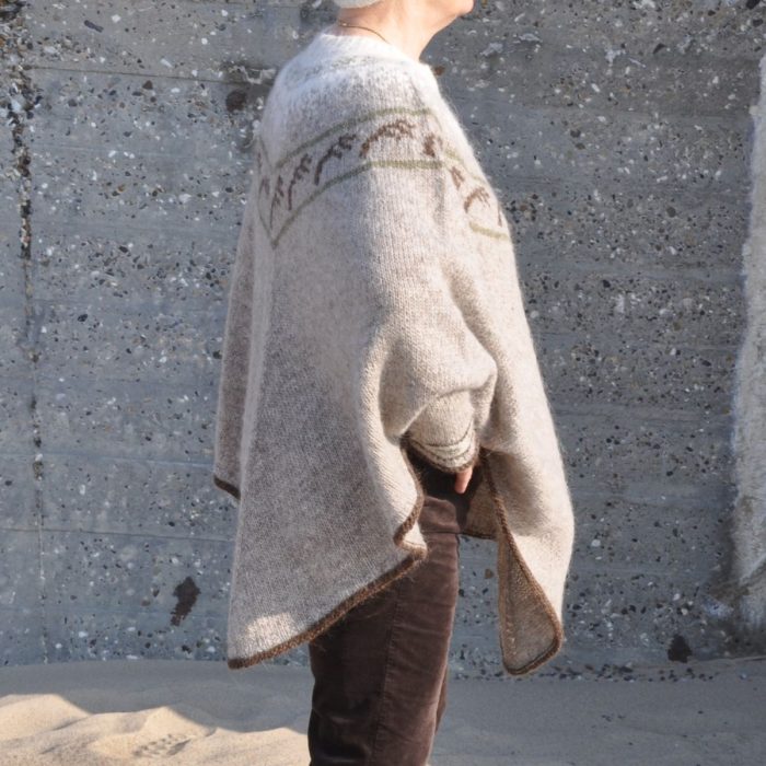 1thy-poncho-strikkeopskrift5