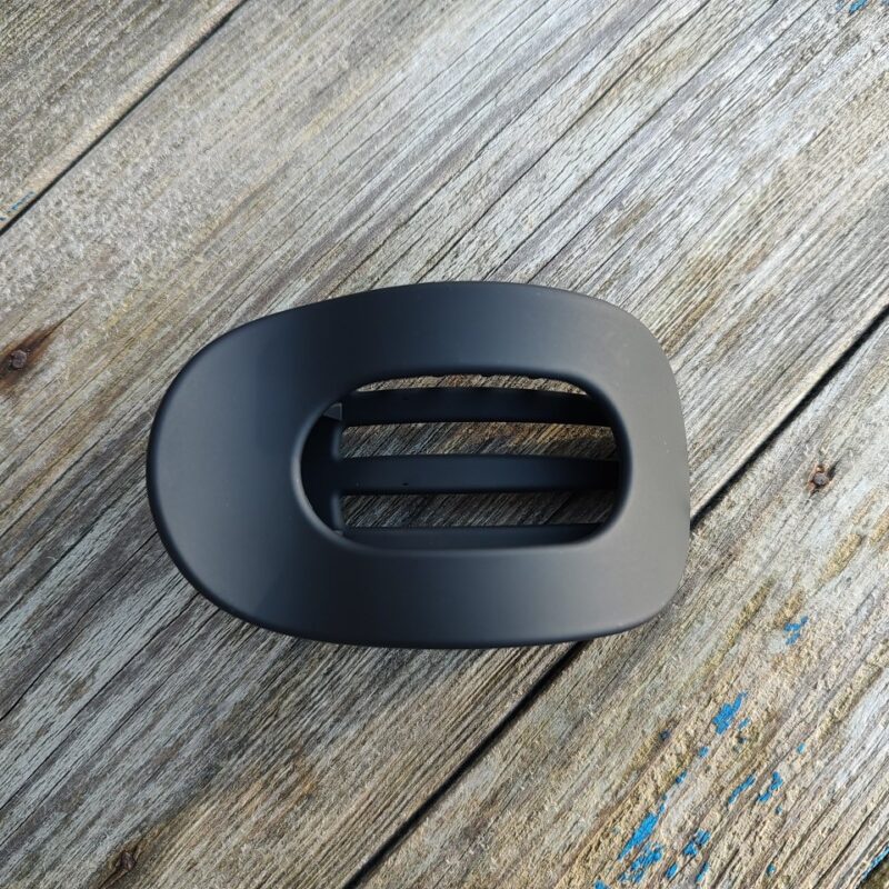 haarklemme-flad-mat-sort-mellem